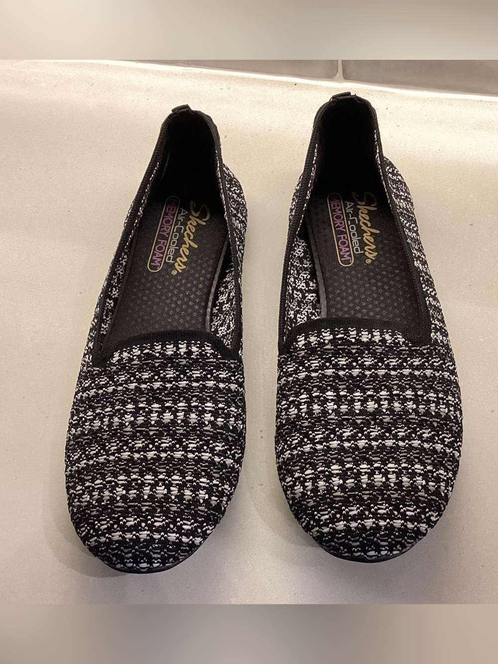 Skechers Black & White Tweed Slip-On Flat loafers Like New